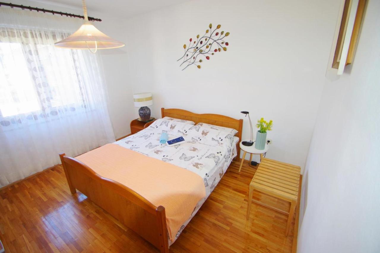 Apartment Ana Pula Buitenkant foto