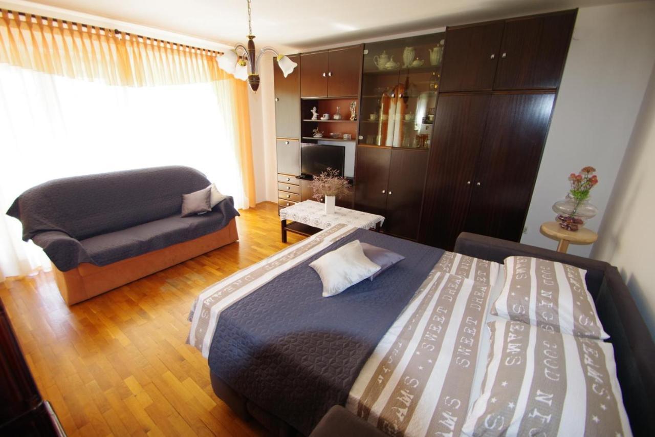 Apartment Ana Pula Buitenkant foto