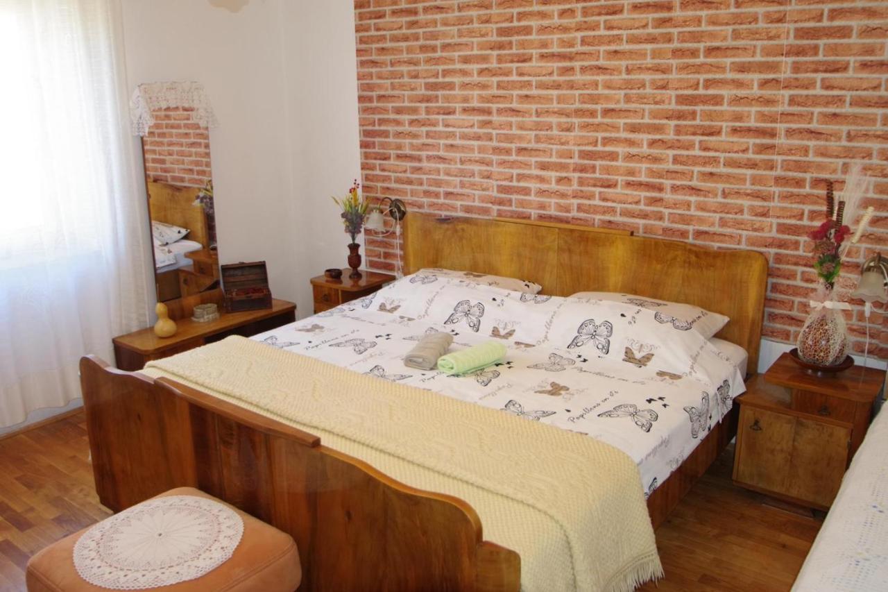 Apartment Ana Pula Buitenkant foto