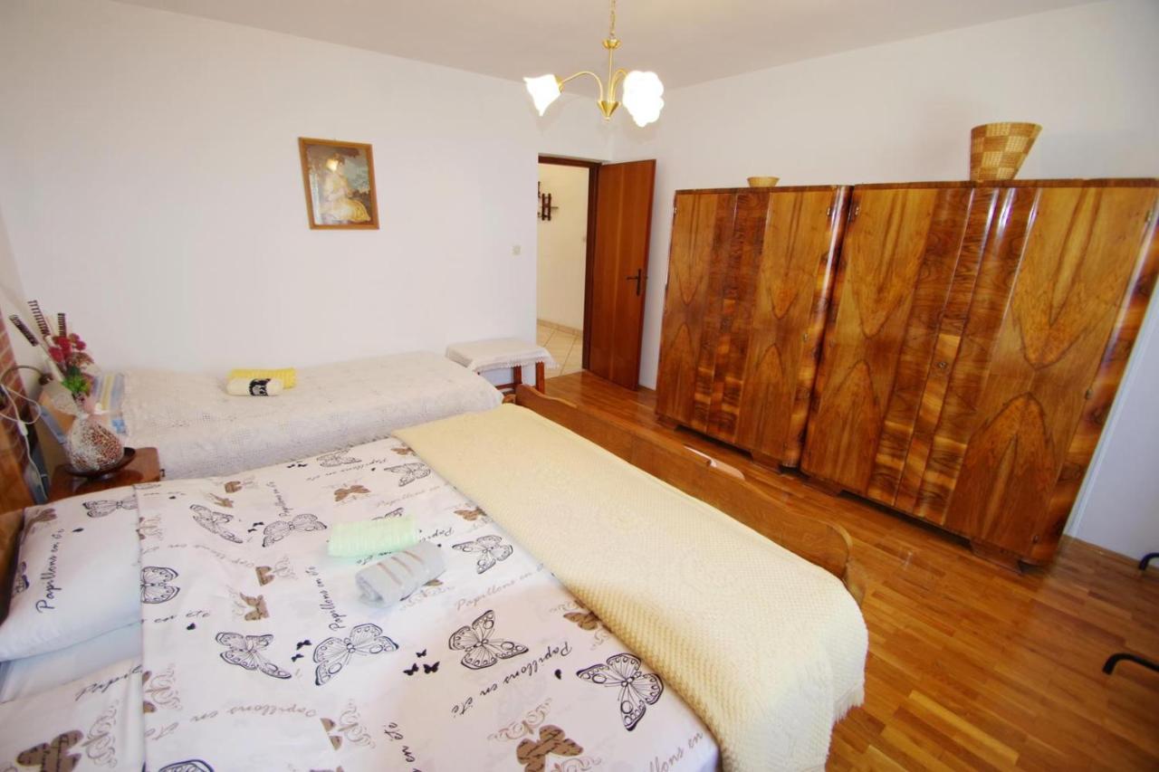 Apartment Ana Pula Buitenkant foto