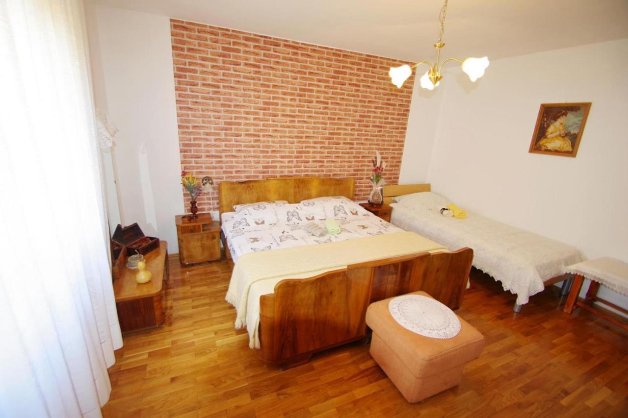 Apartment Ana Pula Buitenkant foto